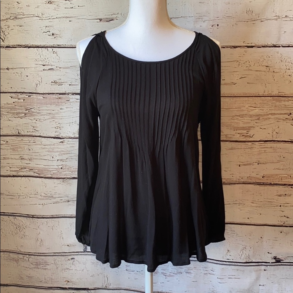 NWT Old Navy Black Small Cold Shoulder Blouse